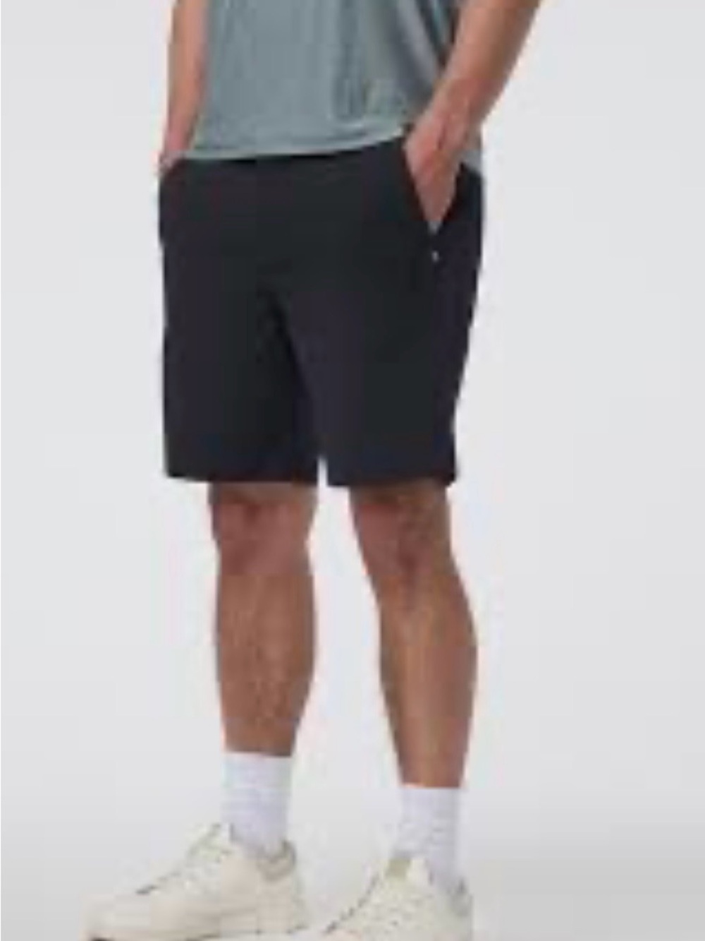 Vuori men’s meta short 8” size 28